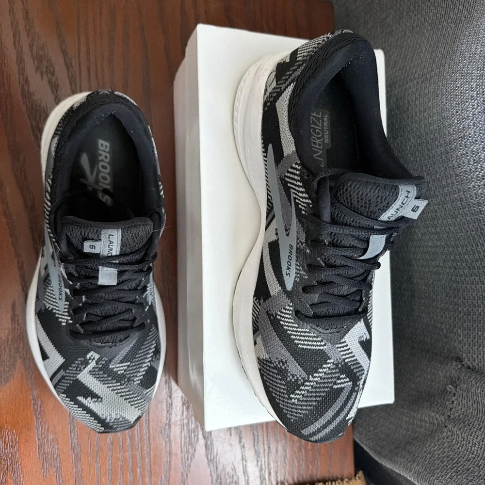 Brooks preowned pair